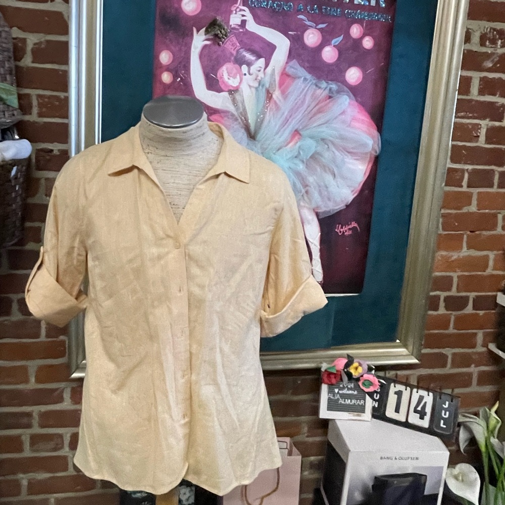 Light Yellow Women's Button-Up Shirt - Unbranded